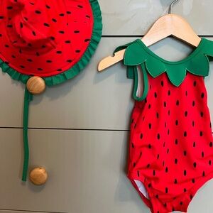 Hanna Andersson 6-12M Strawberry Baby Swimsuit Bathing Suit & Floppy Sun Hat Set